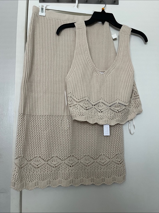 House of Harlow 1960 Dresses & Skirts - House of Harlow 1960 (Set) Cream Ribbed Knit Top and Skirt